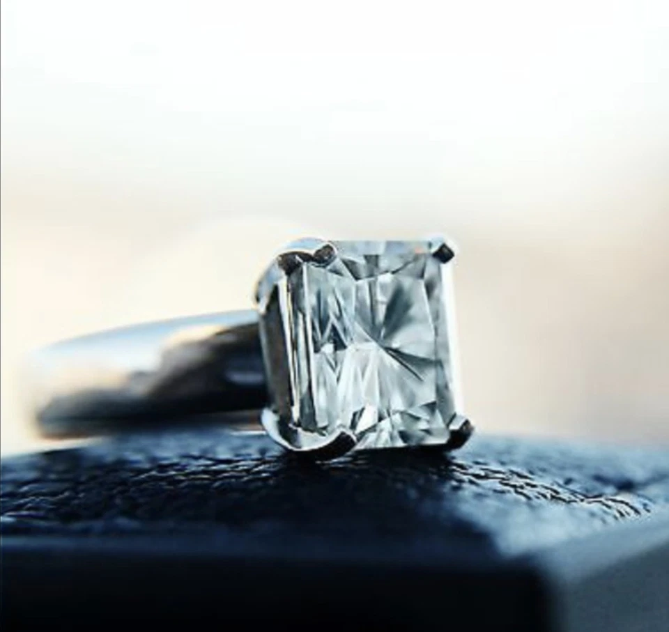 Anillo Moissanita Corte Radiante Charles&Colvard, Ajuste Paladio, TCW 3.8 Talla 6.5 Foto 4 de 4