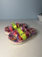 UGG Slippers Women's Fluffita Pixelate Size 7 Platform Slides Sandals