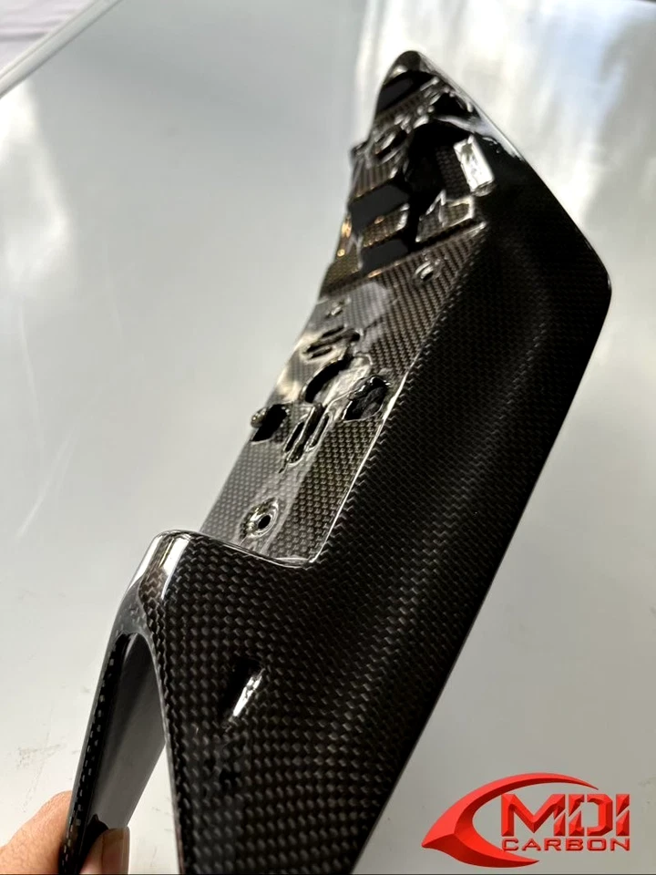 Panel inferior Aprilia RSV4/TUONO V4 2021-2025 100 % FIBRA DE CARBONO Foto 4 de 4