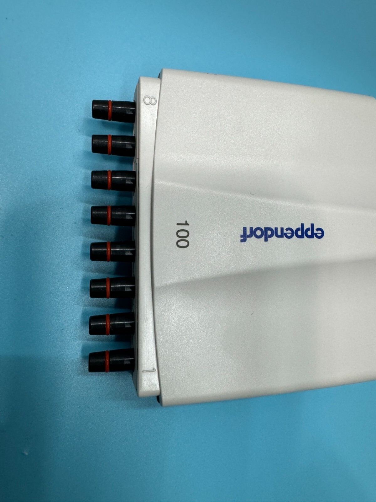 Eppendorf Xplorer Plus 300µL Volumetric Adjustable Pipette Precision