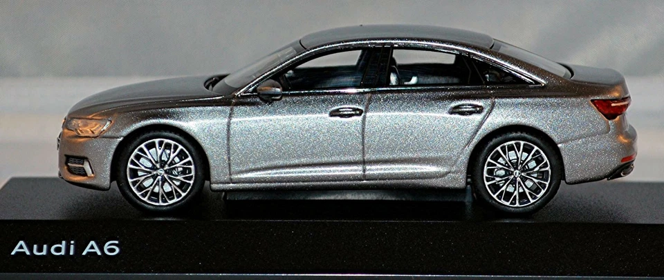 Audi A6 C8 Limousine Tipo 4K 2018-20 Grigio Taifun Metallizzato 1:43 I-Scale - Immagine 2 di 4