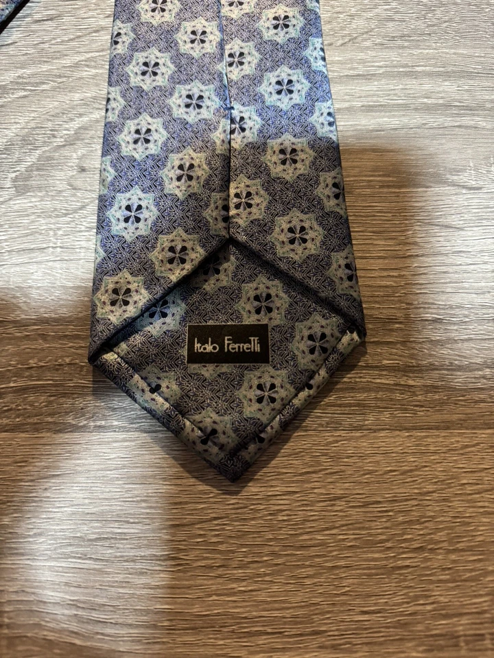 Italo Ferretti Tie Shades Of Blue & Silver Geometric Stars Small Tag Defect. - Image 3 of 4