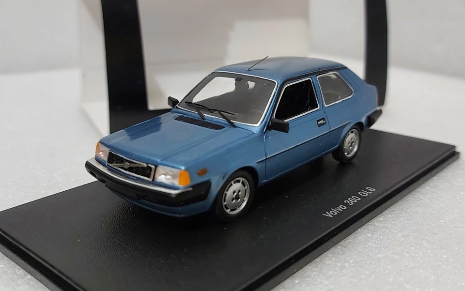 Volvo 360 GLS Light Blue Metallic 1985 1:43 Neo 43028 EXTREMELY RARE!! - Image 2 of 4