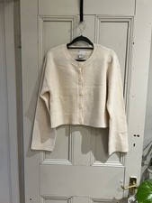 ASOS Woman’s Size XS Cream Round Neck Long Sleeved Cardigan BNWOT