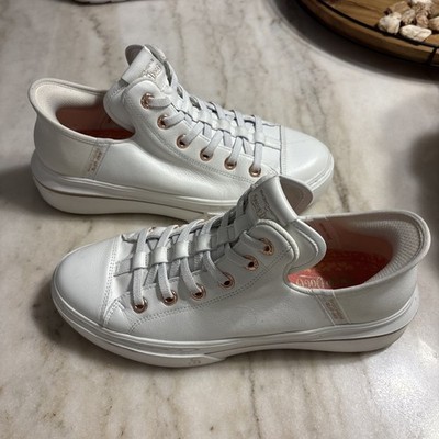 Skechers Womans SNOOP DOGG - OG Leather - WHITE / Hands Free Slip In / Reg $110