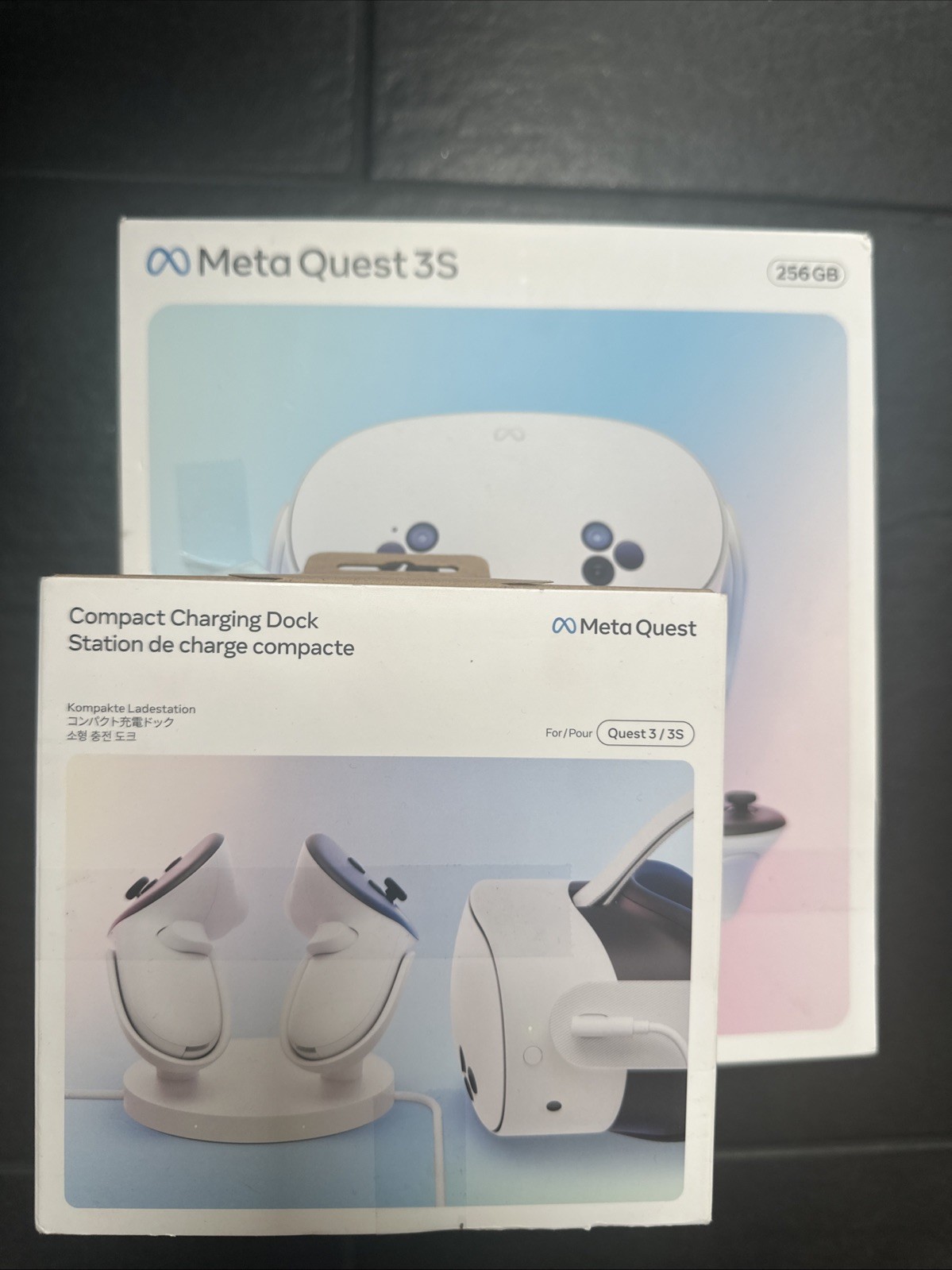 Brand New Meta Quest 3S 256GB All-in-one VR With Compact Charging Dock - UK
