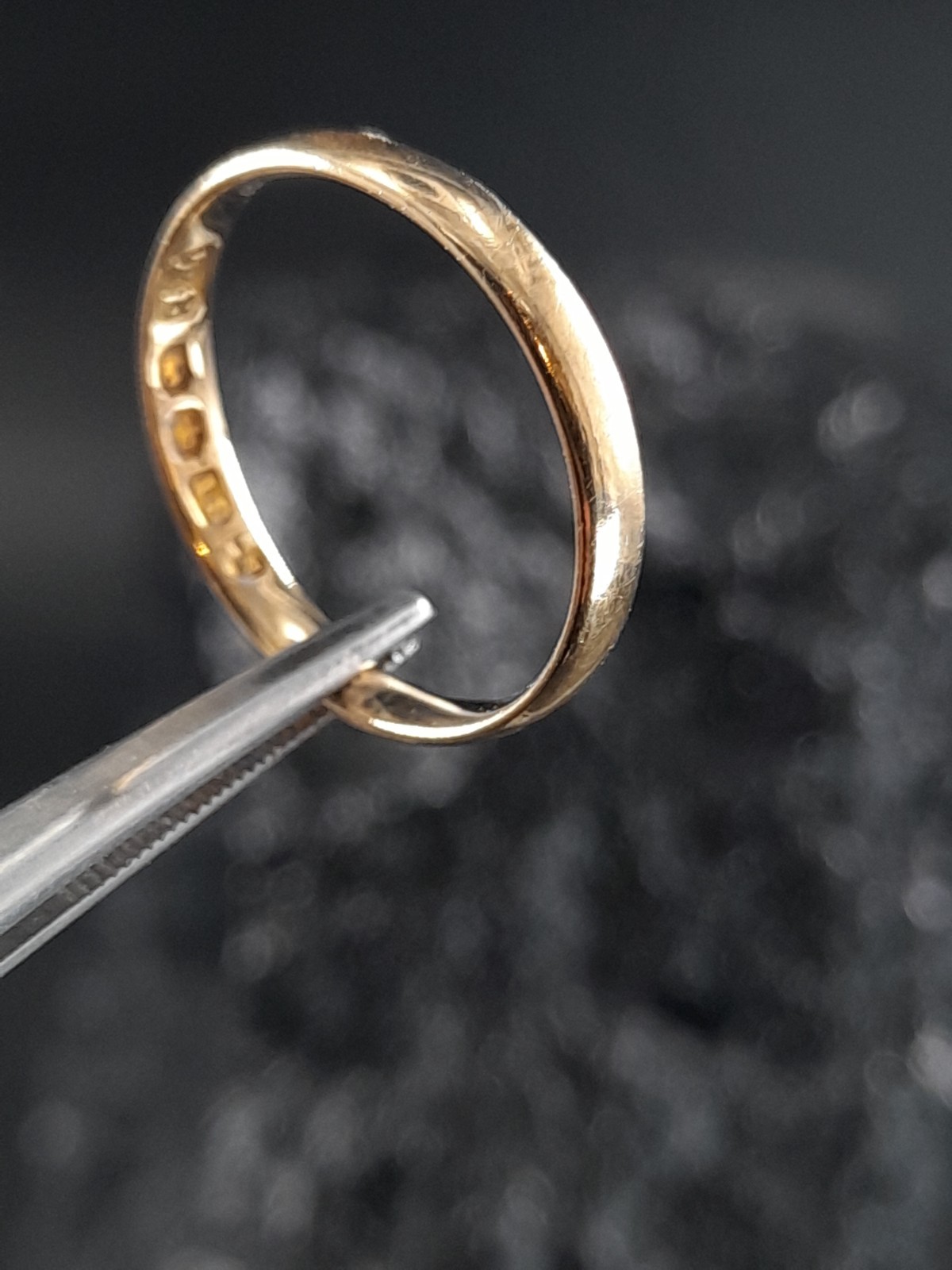 18ct gold Victorian wedding ring original Box Size M, 1.82g Newcastle Assay Rare