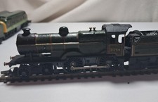 Hornby LNER Steam Locomotive OO Gauge R251 Loco R33 Tender