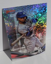 2022 Bowman's Best Mookie Betts #28 Mini-Diamond Refractor /299