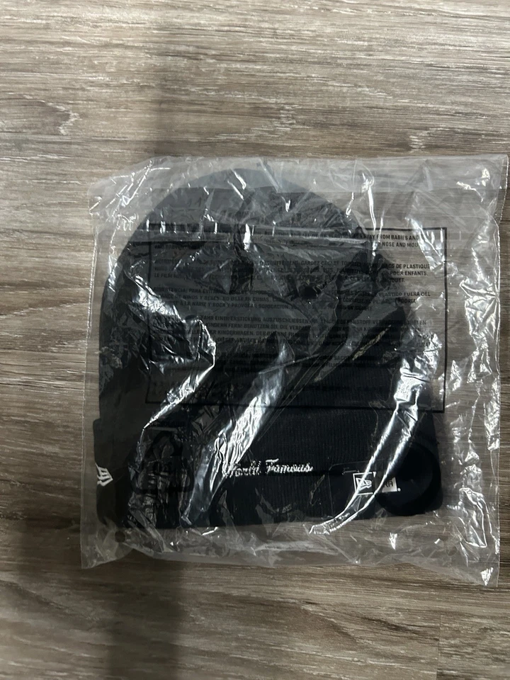 Supreme New Era Box Logo Beanie Black Red FW22, New In Bag - Image 2 of 2