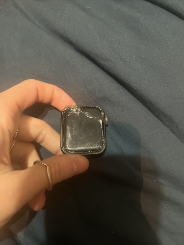 apple watch se 1ère génération gps seulement 40mm - Photo 1 sur 4