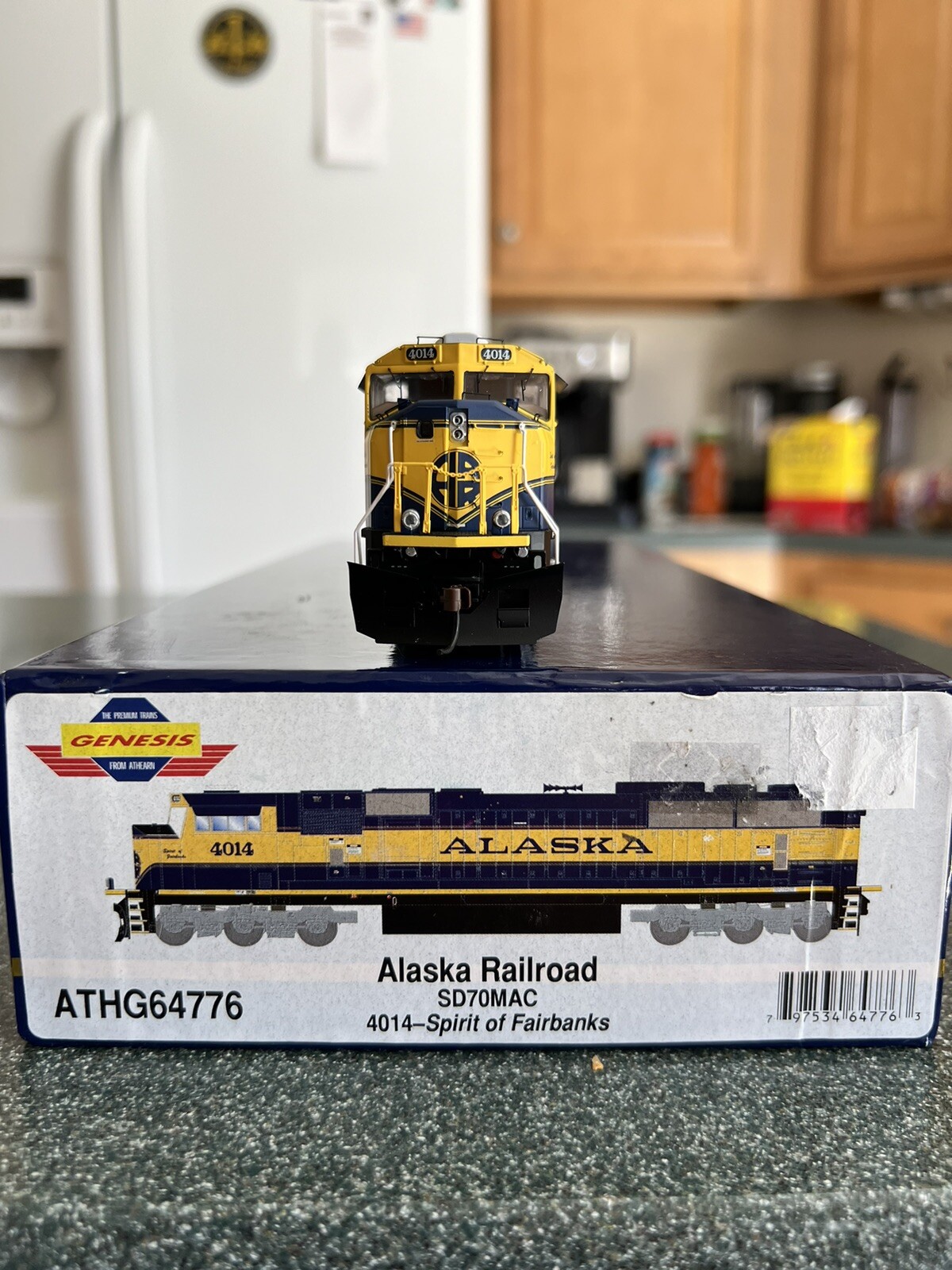 Athearn Blue Box HO Scale Alaska Railroad SD70MAC 4014 “Spirit of
