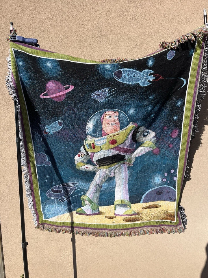 Manta tapiz Toy Story Buzz Lightyear lanzamiento Disney Pixar Foto 4 de 4