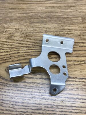 綴　1105030 KAWASAKI NINJA ZX10R 2006-2007, SEAT LOCK BRACKET PART # 11053