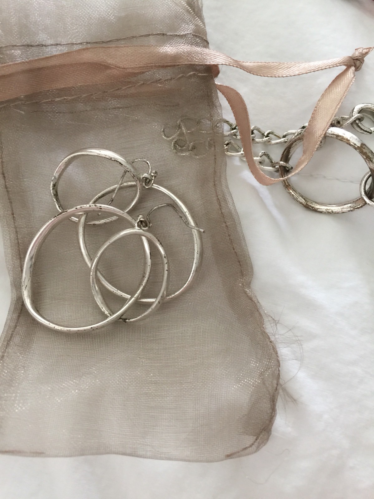 CHICO’S Silvertone Hammered Leaf Ring Necklace & … - image 5