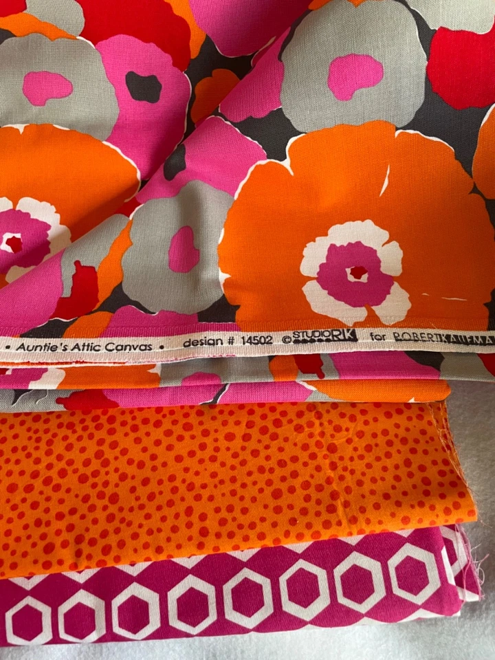Tela floral brillante mod lona ático Kaufmann Auntie’s fuera de stock con coordenadas Foto 2 de 3