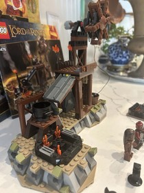 Lego The Orc Forge 9476 Lord of the Rings Hobbit Lotr 100% Complete Set Orthanc