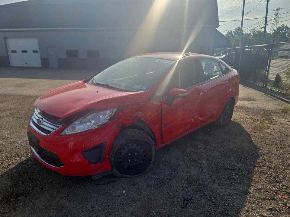 Б/у генератор переменного тока подходит: 2013 Ford Fiesta класса A - Изображение 2 из 4