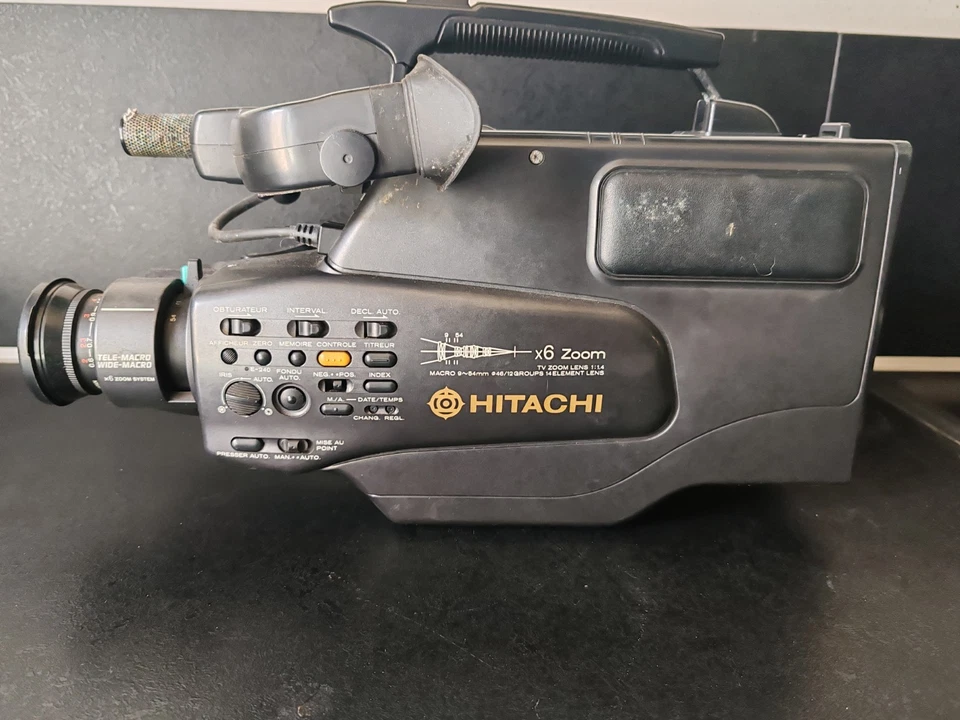 Caméscope HITACHI VM 2400S Complet Avec Sacoche De Transport Et Chargeur - Photo 4/4