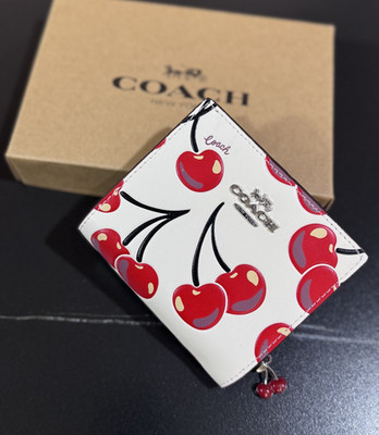 NEW Coach Snap Wallet CZ618 White Cherry Print   Cute Compact Wallet Gift Ready