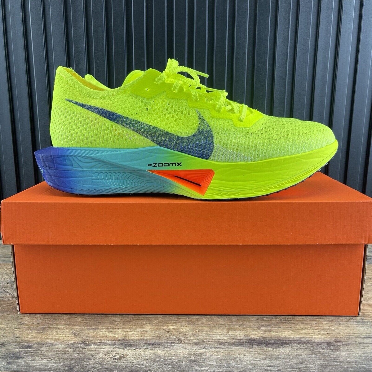 Nike ZoomX Vaporfly Next% 3 Fast Pack Volt/Black DV4129-700  display picture 2