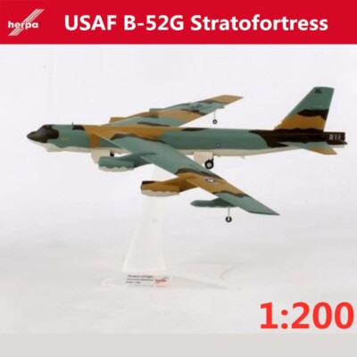 航空機・ヘリコプター 1/200 B-52H Stratofortress Herpa B-52H Stratofortress 1:200 Diecast Model - Herpa HE-555234