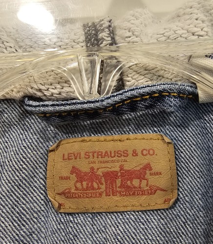 Levi's Women's/Girls Denim Jacket W/Fleece Hood And Sleeves Medium Distressed - Picture 2 of 5