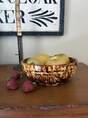 ATQ Chunky Bennington Rockingham Spongeware Bowl - Embossed Pattern 8.25''x3'' #38