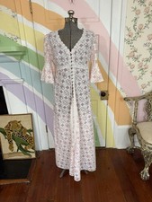 VNTG Mayestil Spanish Peignoir Robe Pink Geometric Floral Lace Trim Sz S
