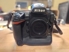 Nikon D3S 12.1 MP Digital SLR Camera - 287K (Body + Batteries + Memory cards)