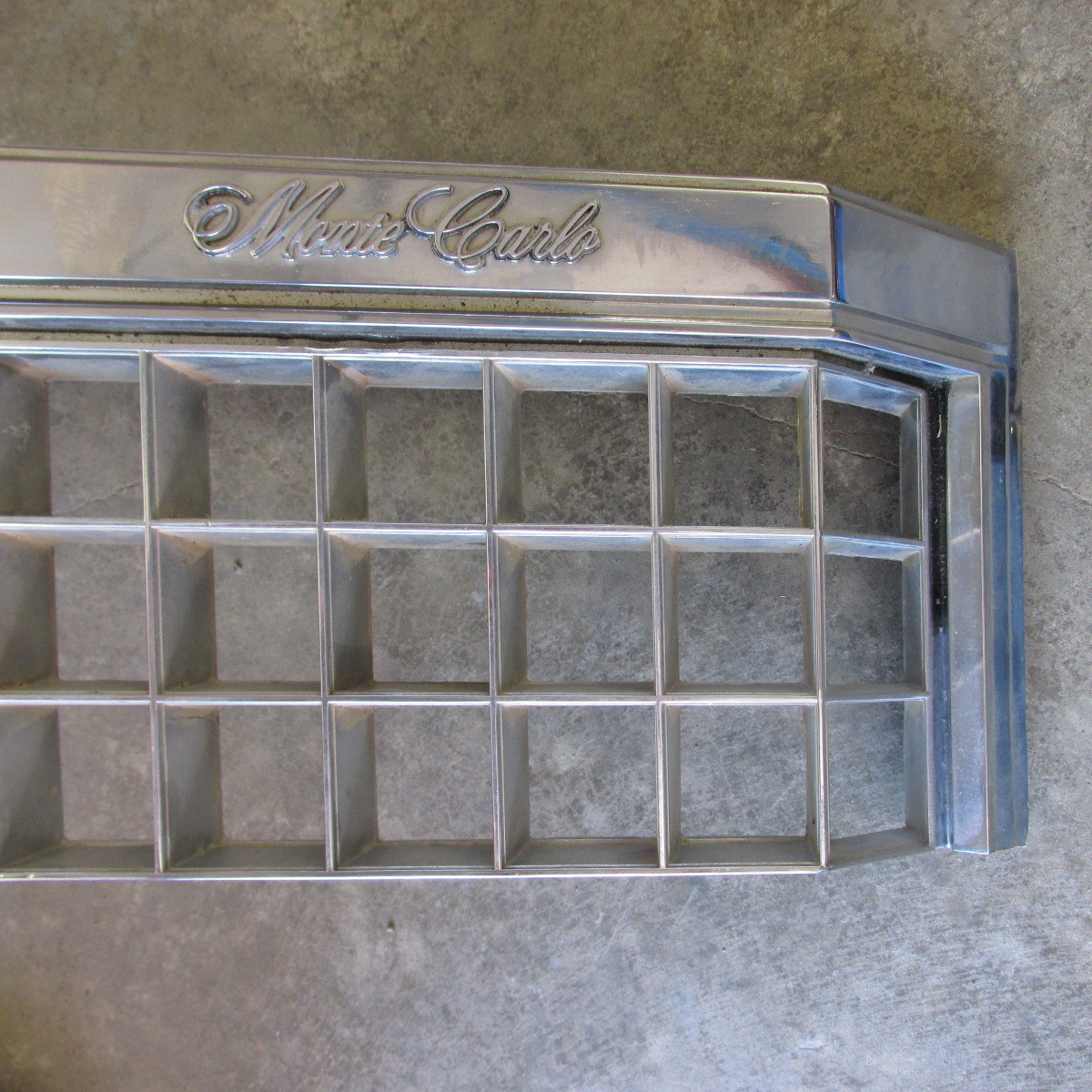 74 Monte Carlo Front Chrome Grille GM 338599 for sale online | eBay