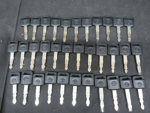 Lot of 33 Nissan Car Keys; Vintage  (4)