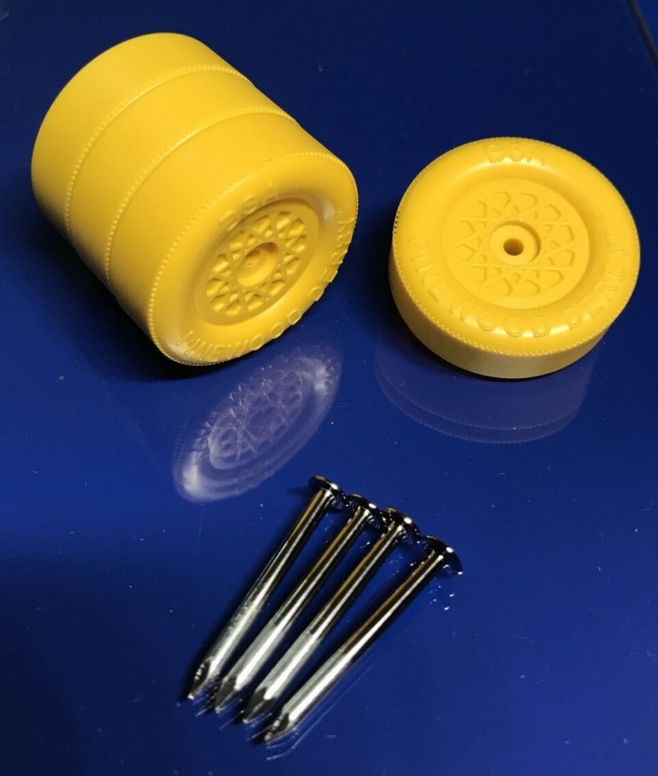 Yellow Pinewood Derby Wheels & Polished Axles Matched Tread Hub Inside