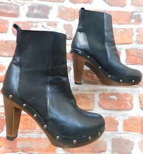 ladies black leather clogs