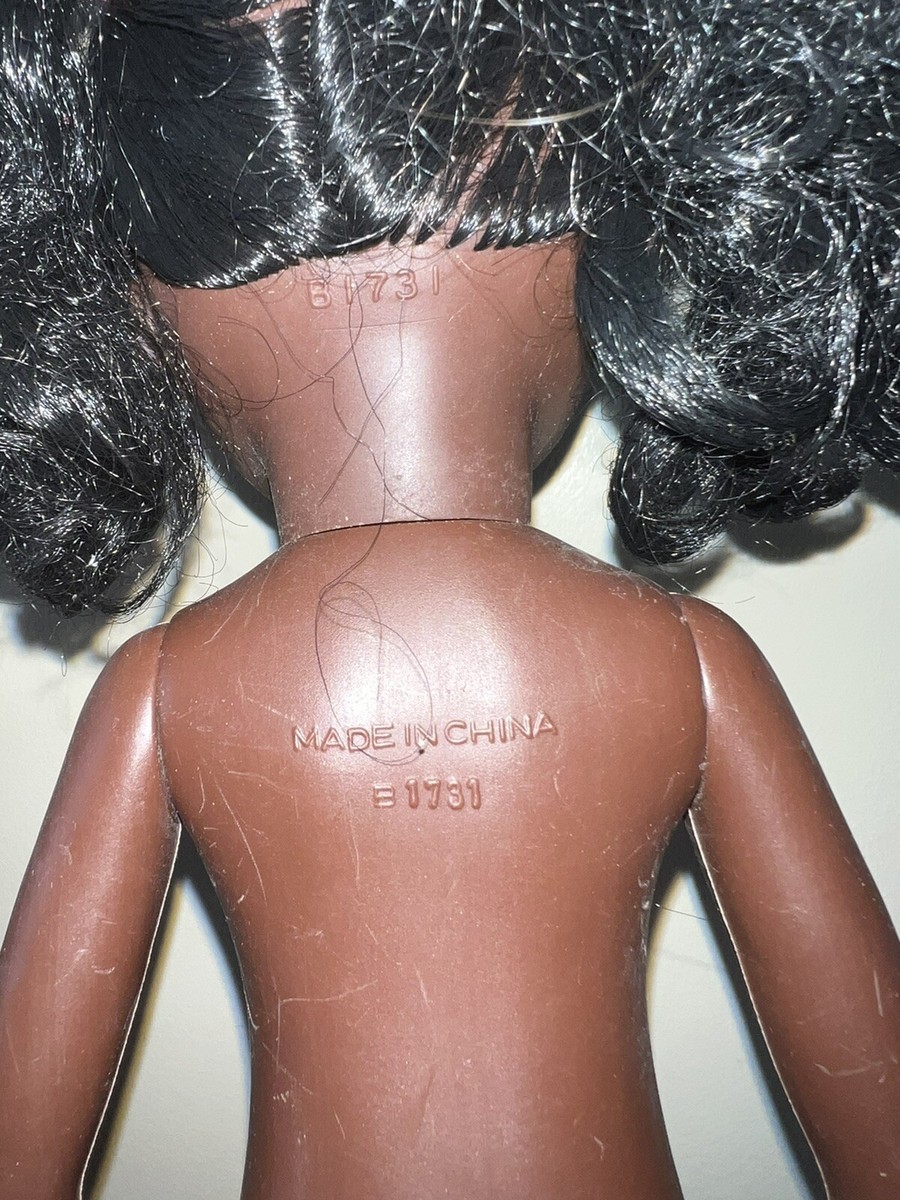 POUPEE ANCIENNE RAYNAL NOIRE MONICA 1971 TAILLE 45 CM TENUE