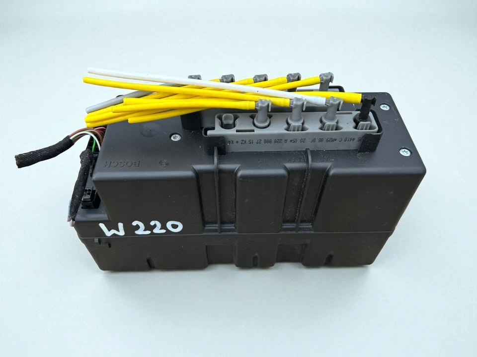 2208000348 0132006362 Mercedes W220 Central Locking Pump Vacuum Pump - Image 2 of 3