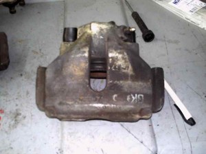 BREMSSATTEL VORN RECHTS FÜR VOLKSWAGEN PASSAT BERLINA 3B2 1.9 TDI 1842 1842425