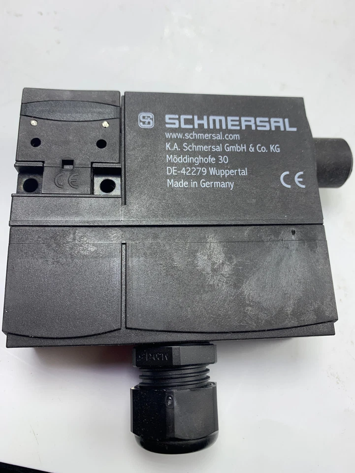 Schmersal AZM 170SK-02/10ZRK-2197 安全联锁开关 24VAC/DC — 第 4/4 张图片