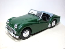 TRIUMPH TR3 1/24th SCALE BUILT PLASTIC MODEL CAR....RARE !!