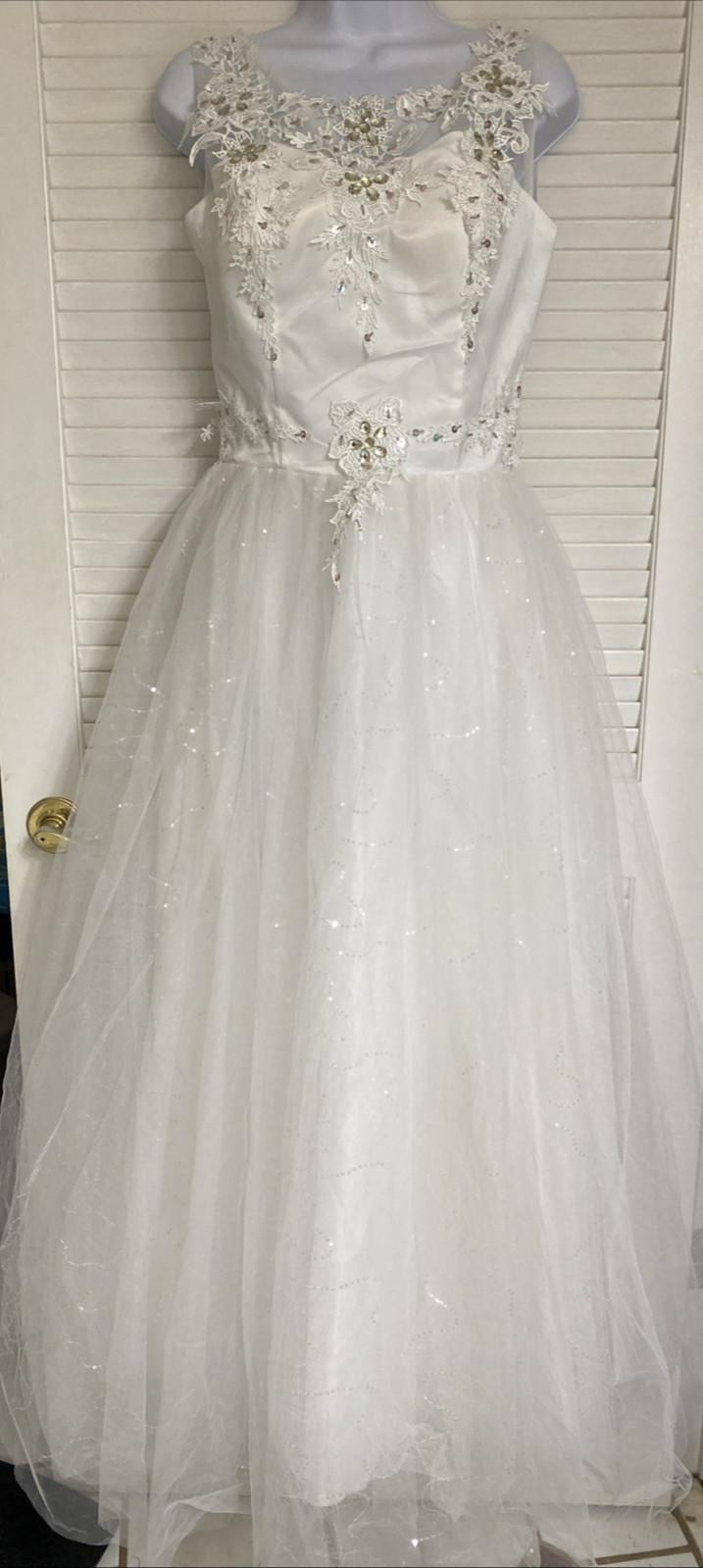 A-Line Wedding Dress Gown - Bust 92cm (35") Waist 72cm (28") Approx. Size 6