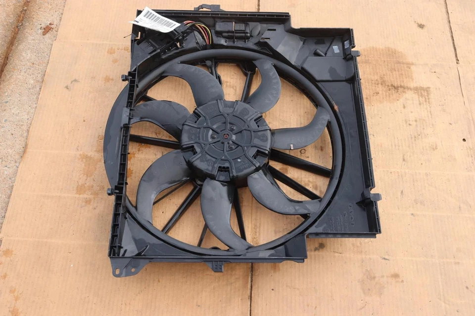 2007-2013 BMW 335I E93 MOTOR RADIADOR VENTILADOR DE REFRIGERAÇÃO MOTOR COBERTURA 600 WATT FABRICANTE DE EQUIPAMENTO ORIGINAL - Imagem 3 de 4