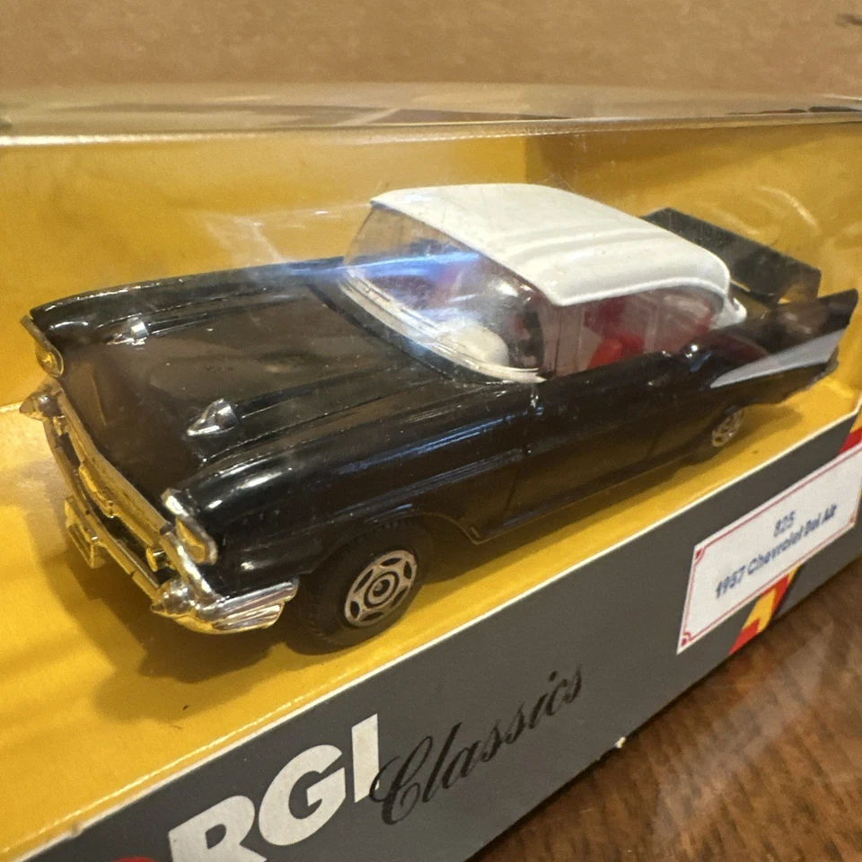 Corgi Classic 1957 Chevy Bel Air 825 1:43 Diecast Collection A118 - Image 3 of 4