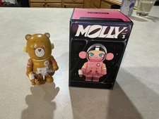 POP MART 100% Mega Space Molly Series 3 Confirmed Figure Toy “Tenderheart Bear”