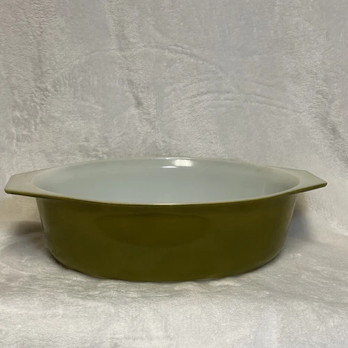 Vintage 1967-1972 Pyrex 045 (2 1/2 Quart) Verde Oval Casserole Without Lid Used
