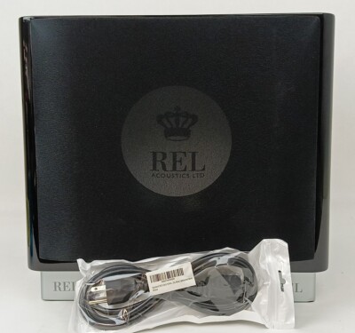 REL T/9X Subwoofer High Gloss Black - small chip - read