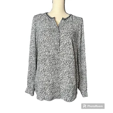 Talbots Women's Blouse Size Small in Black Gray and White Abstract Print