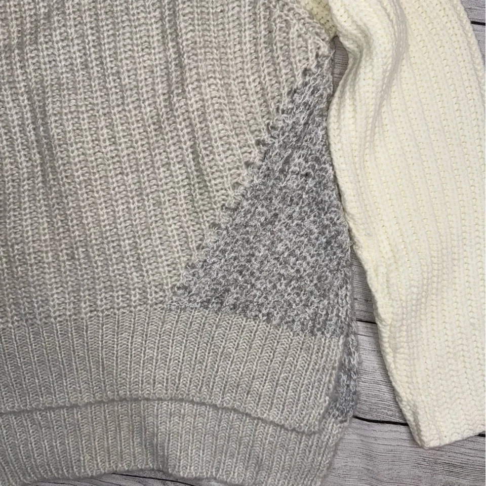 John + Jenn Women's Chunky Knit Crewneck Sweater Gray and Cream Colorblock Large - Image 4 of 4