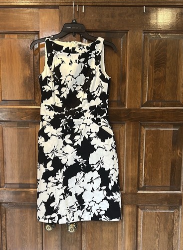 Neu mit Etikett Chaps ärmelloses schwarz & weiß geblümtes Kleid Größe 2 Etui