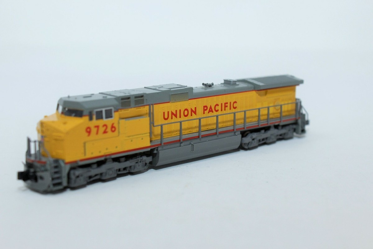 N Scale KATO 176-3305 GE C44-9W 