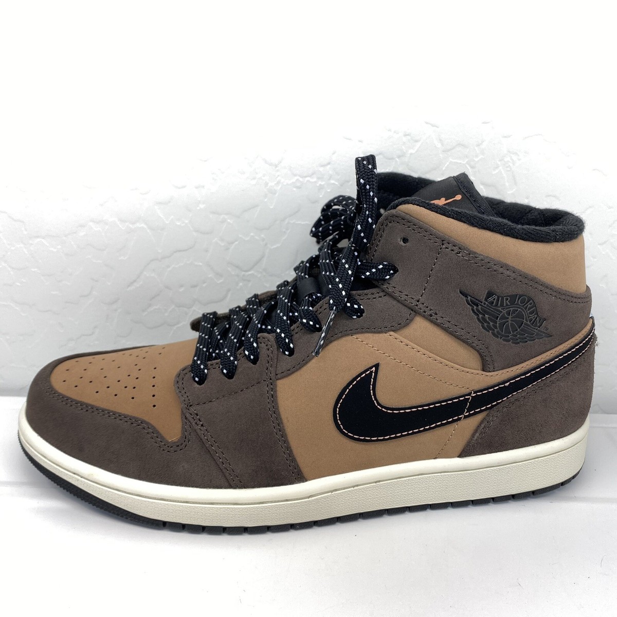 NikeAir Jordan 1 Men's Size 10 Mid SE Dark Chocolate 2021